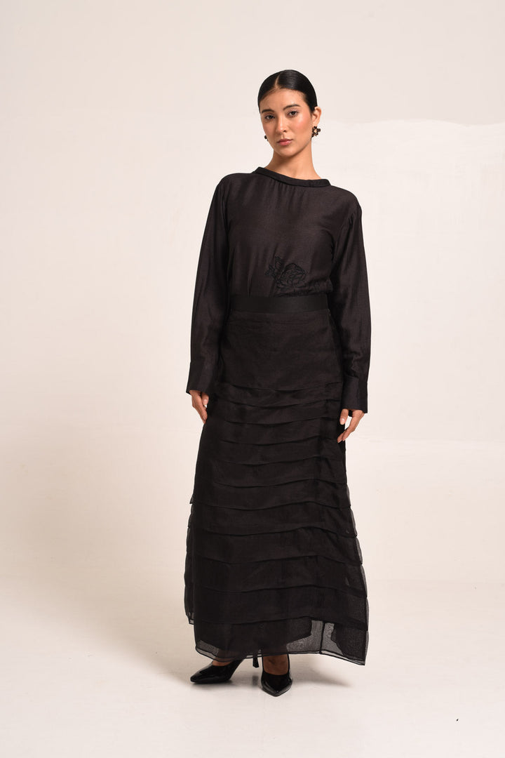 PERÚ RUFFLED SKIRT AND SILK BLOUSE SET