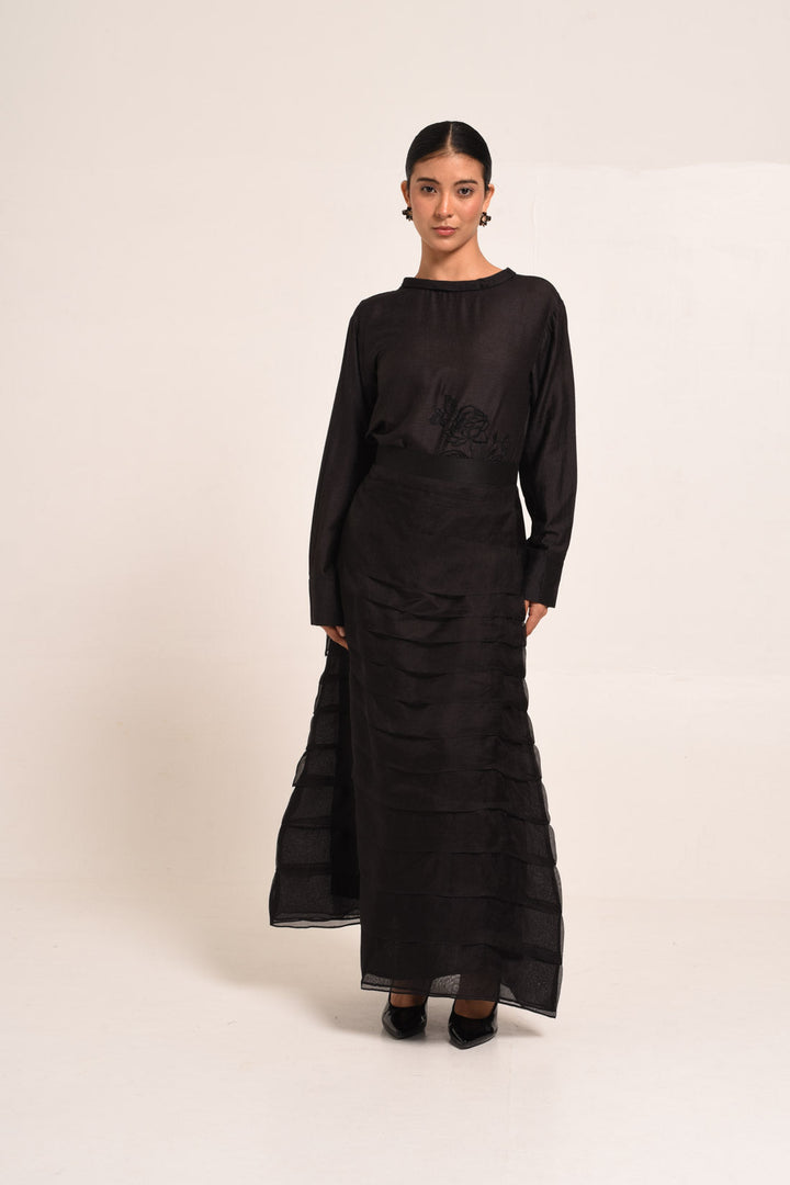 PERÚ RUFFLED SKIRT AND SILK BLOUSE SET