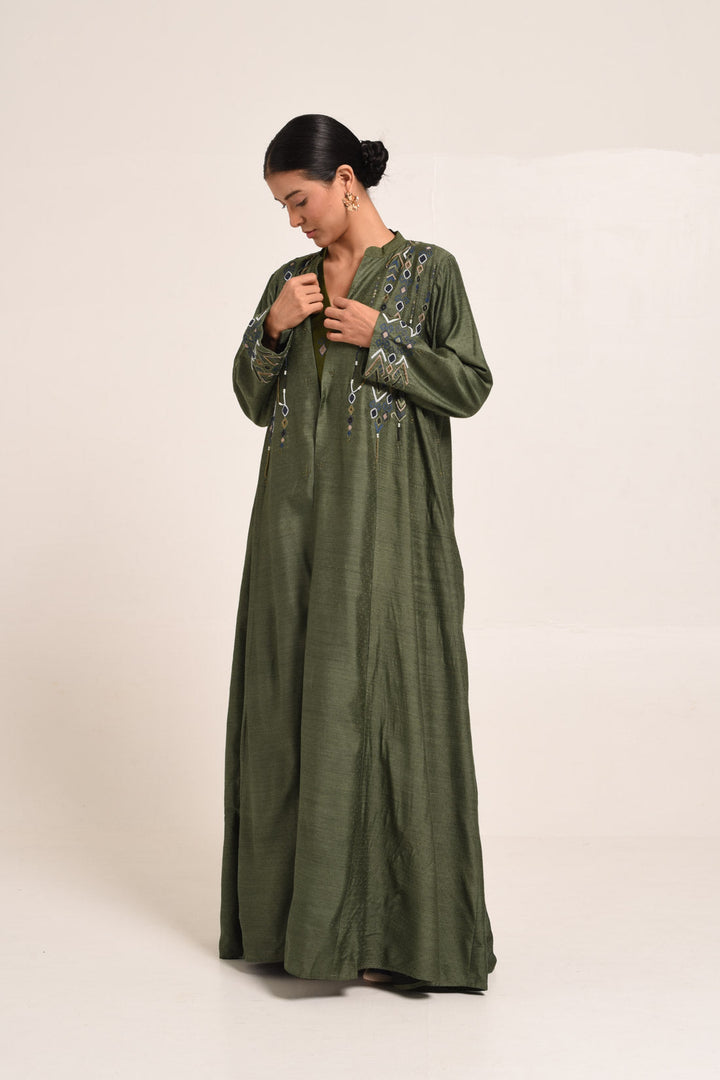 PERÚ OLIVE ABAYA SET