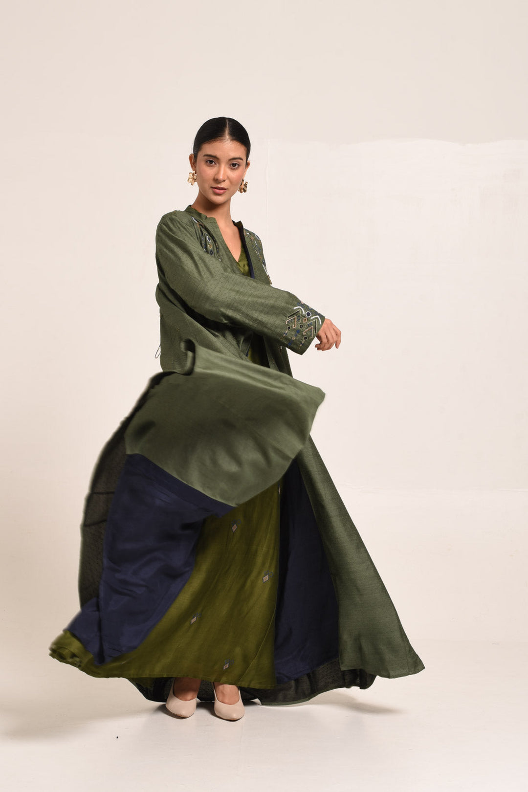 PERÚ OLIVE ABAYA SET