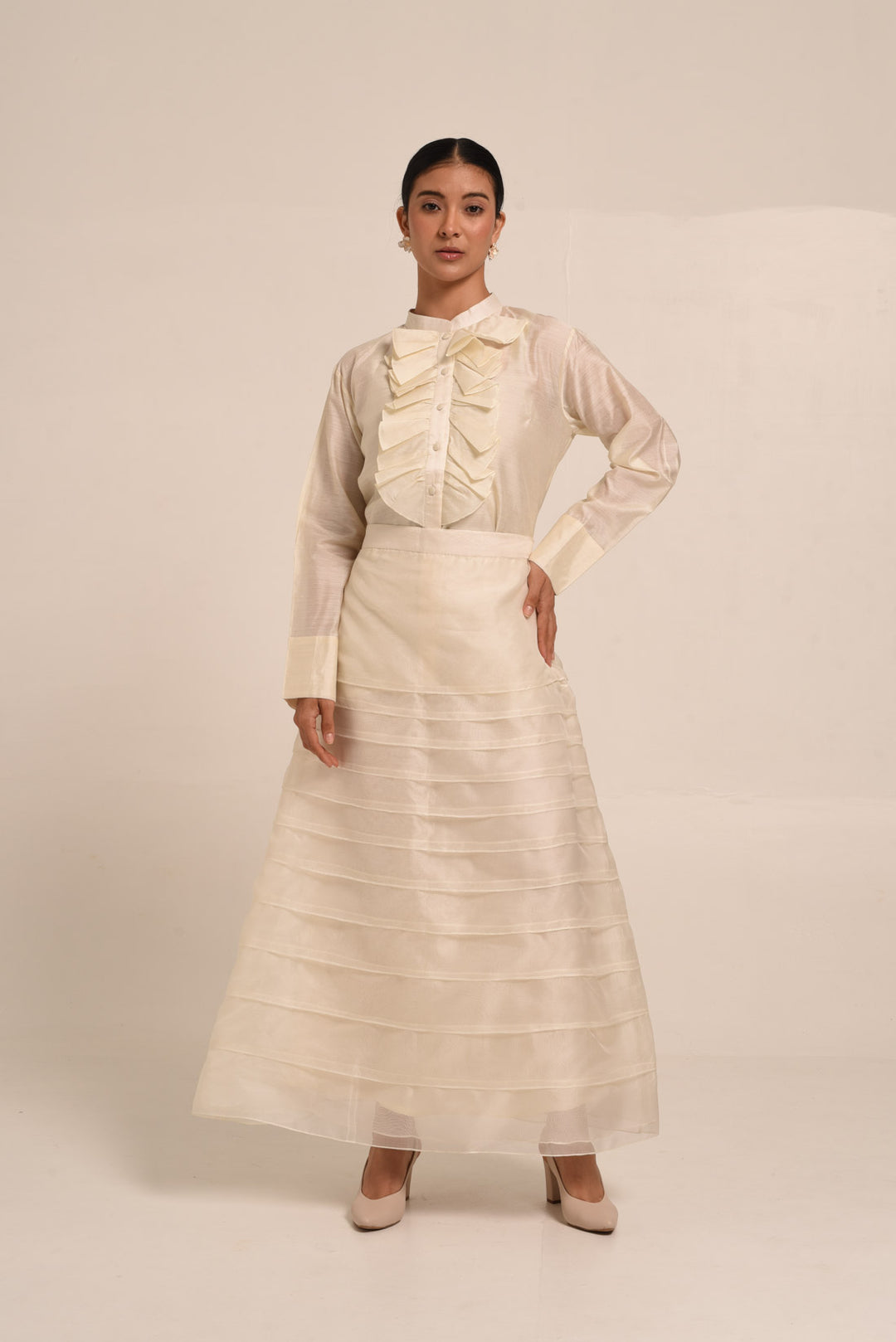 PERÚ ECRU RUFFLED BLOUSE AND SKIRT SET
