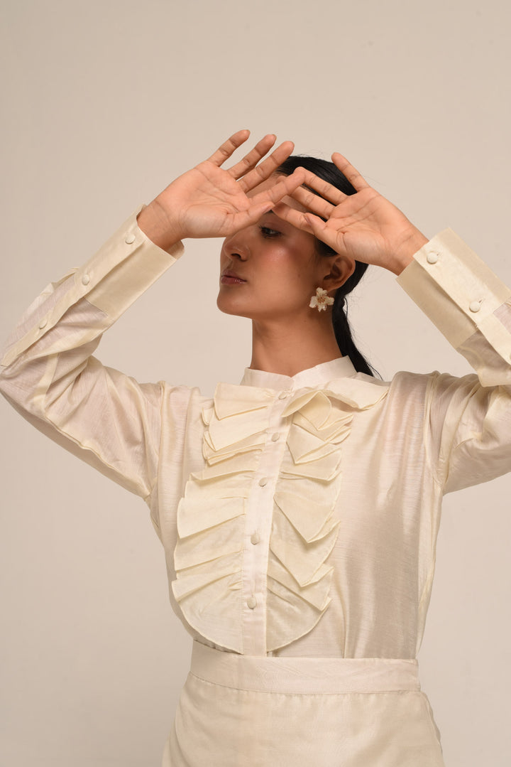 PERÚ ECRU RUFFLED BLOUSE AND SKIRT SET