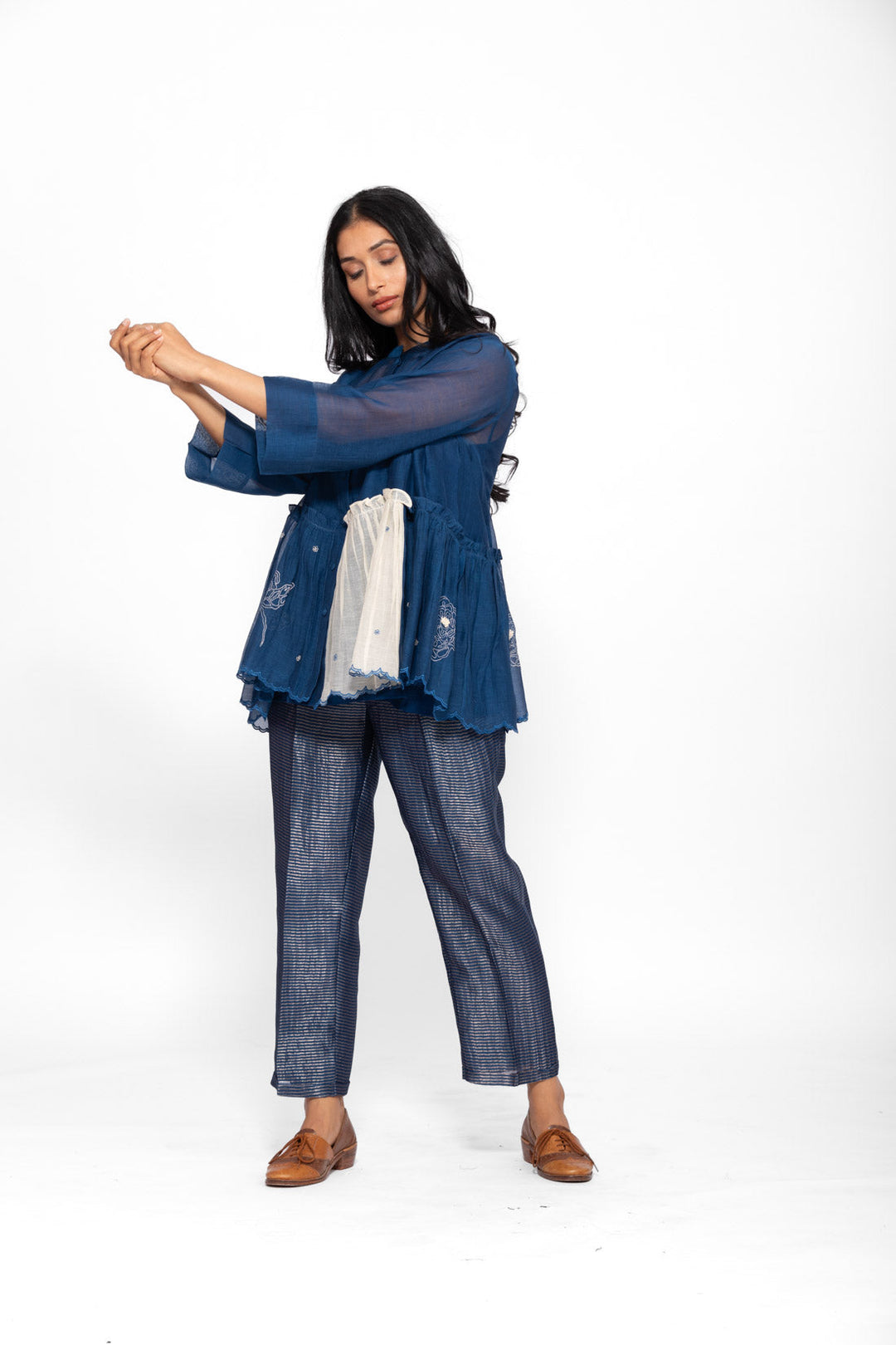 ROSETTE BLUE LILY SHORT TOP 1