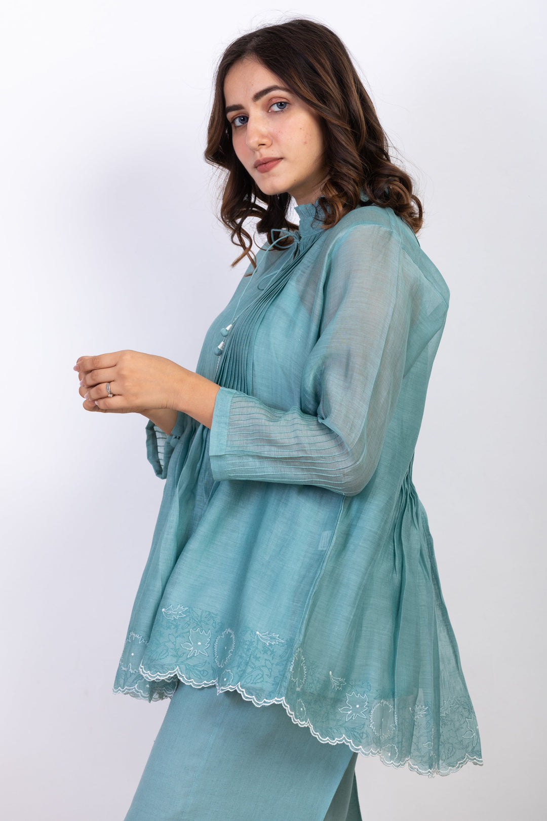 HAILEY SHORT SILK OVERLAY