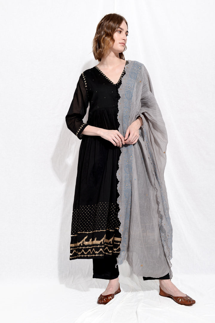 TINA KEDIA EMBROIDERED  SET