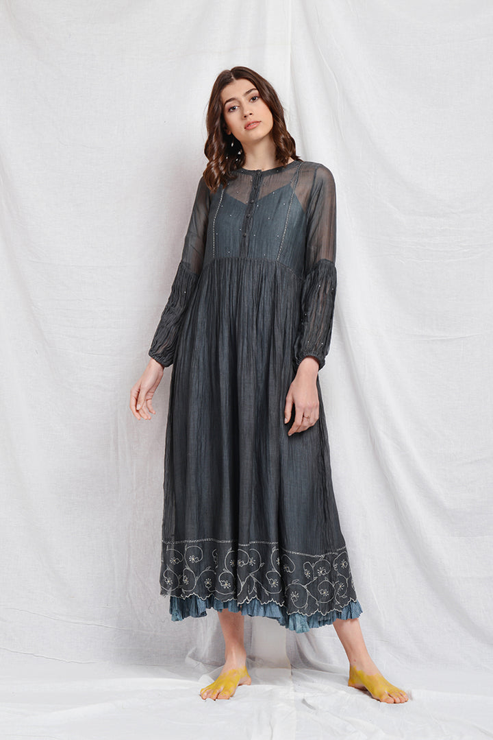 SUISEN SILK PLEATED OVERLAY DRESS