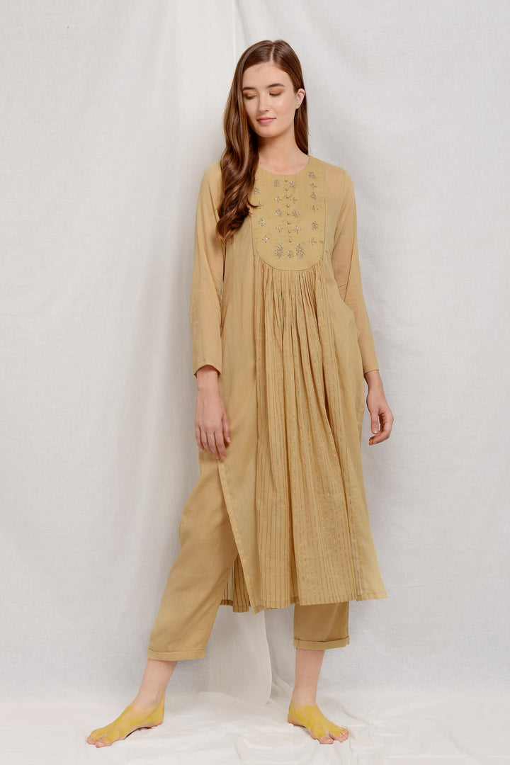 KRUSHA EMBROIDERED KEDIA SET
