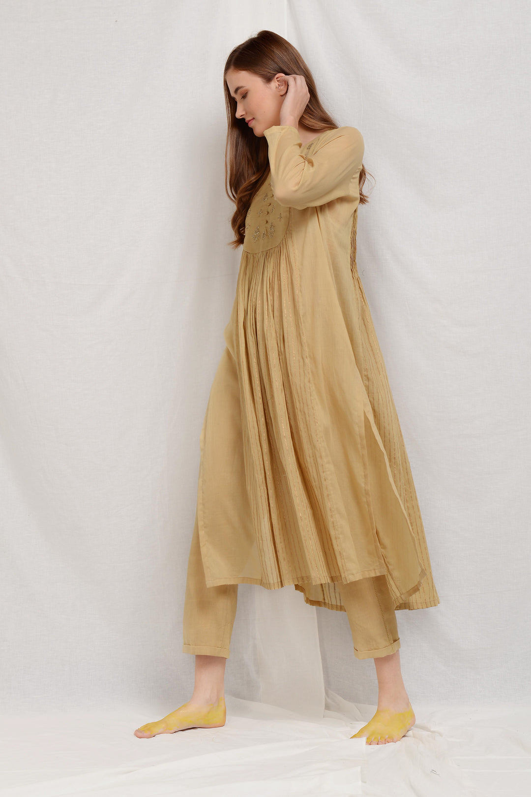 KRUSHA EMBROIDERED KEDIA SET