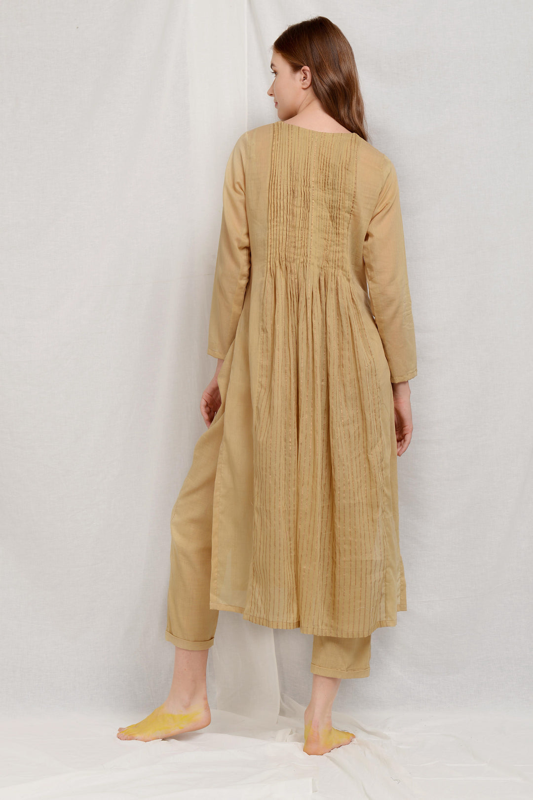 KRUSHA EMBROIDERED KEDIA SET