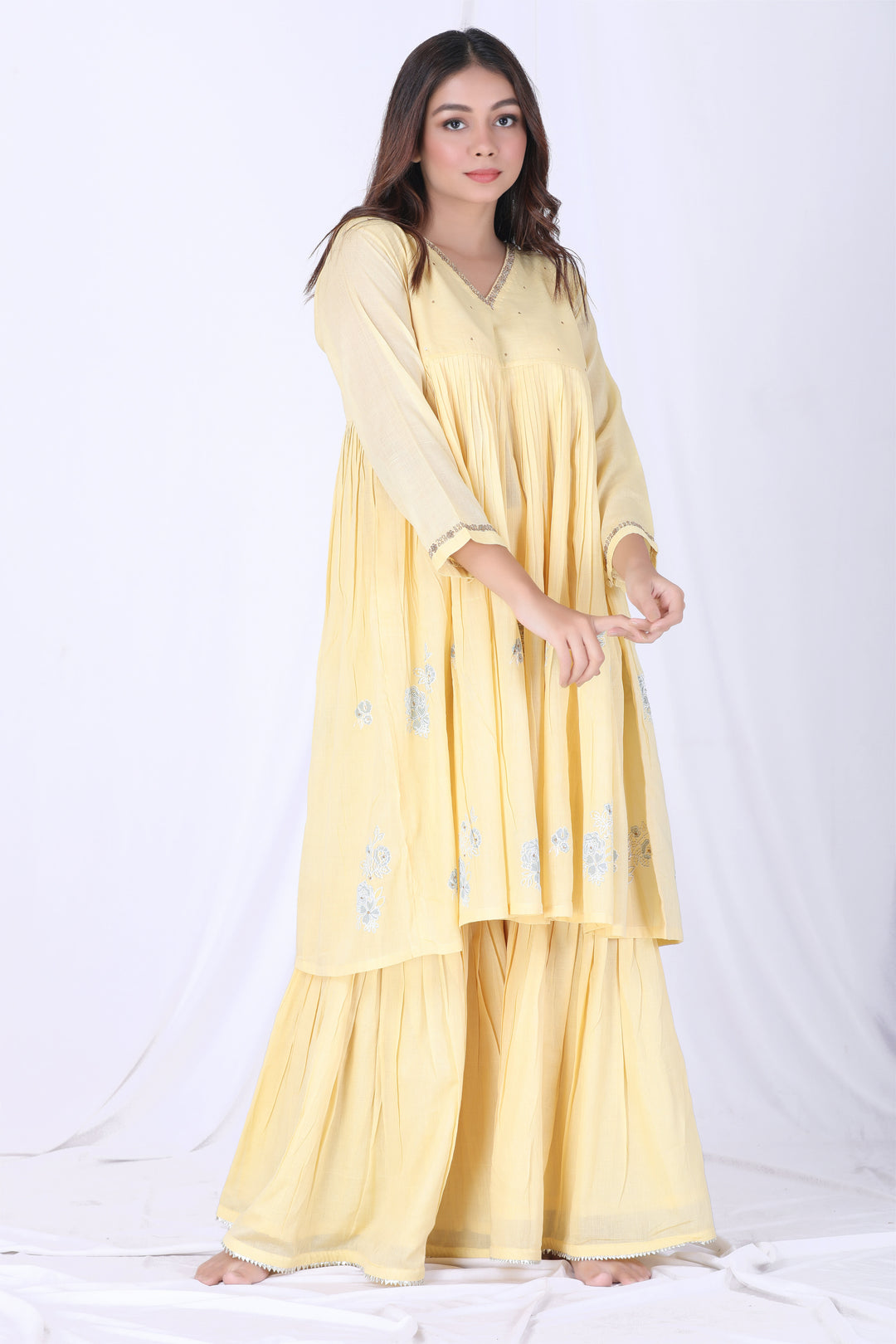 AMBI SHARARA SET