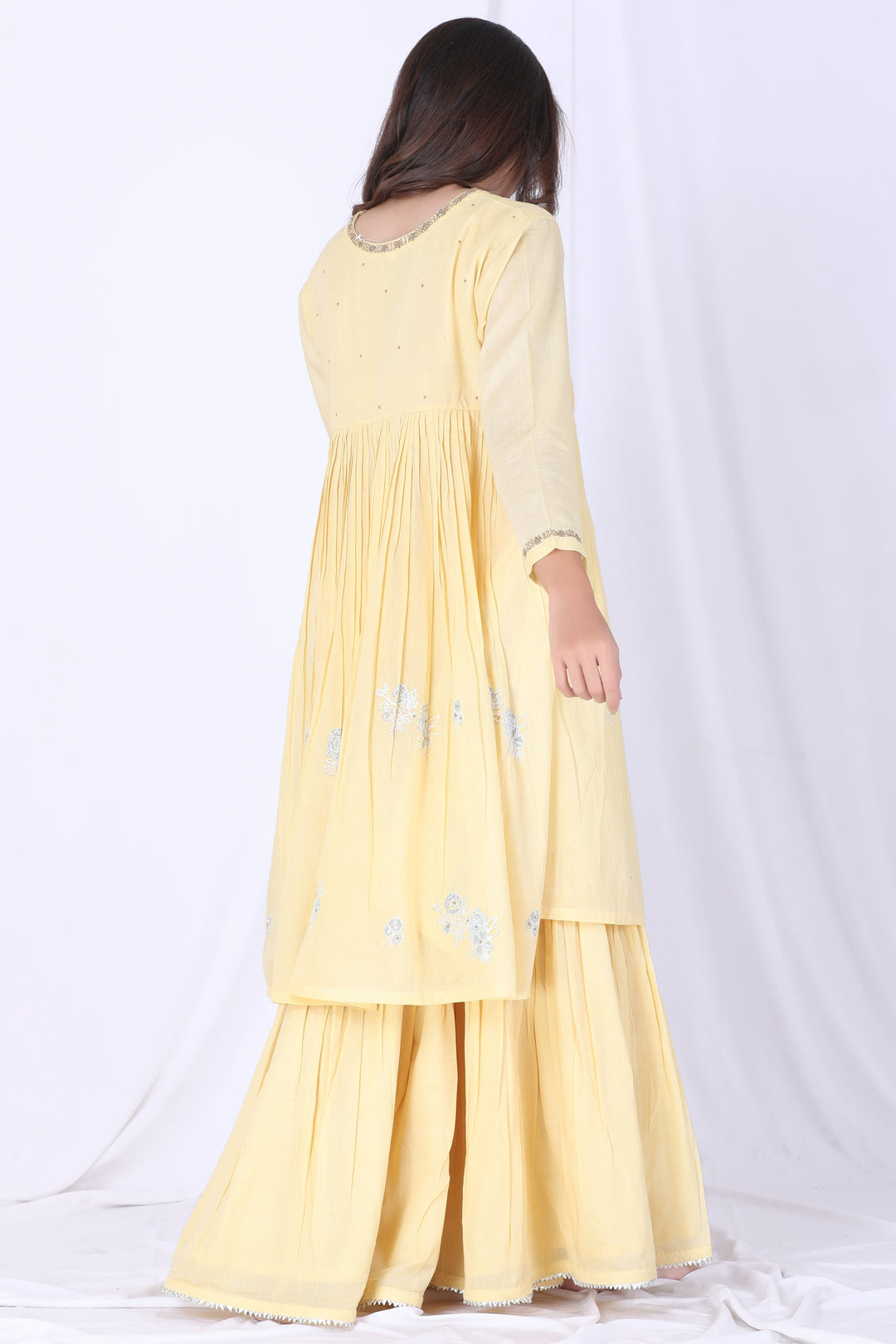 AMBI SHARARA SET