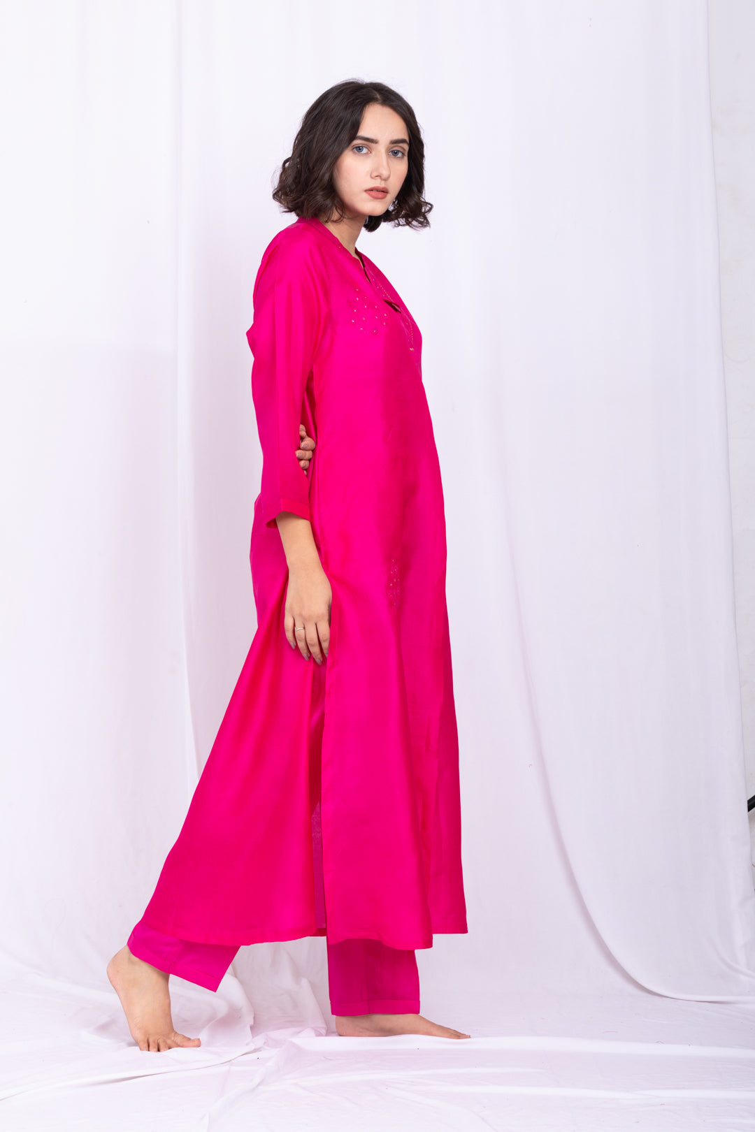 MAANYA SILK KURTA SET